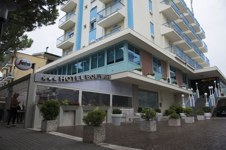 Lido di Jesolo, Hotel Bolivar***- oblíbený hotel s bazénem, sleva 10%do 31.3. - autobusem