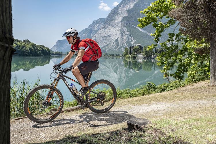 Cykloputování po Lombardii - jezero Lago di Iseo